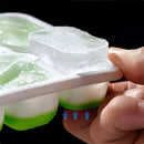 Forma de Gelo Cubo com Tampa Rígida e Fundo de Silicone